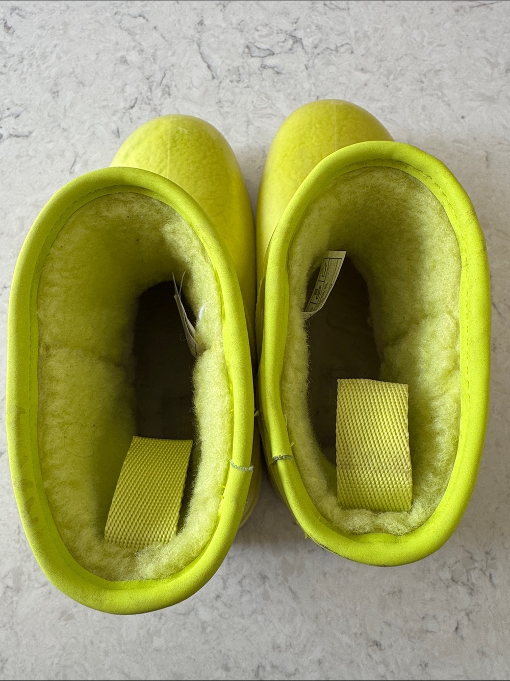 UGG clear mini ‘sulfer’ Women’s 7 Neon Lime Shearling-Lined Shortie Boots - Picture 7 of 10